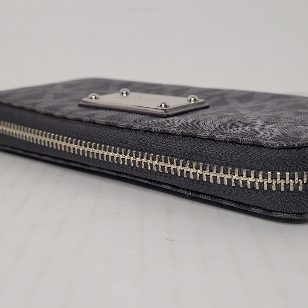 Michael Kors Zip Around Large Jet Set Wallet - Picture 5 of 8